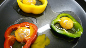 Paprikové řezy se sázenými vejci
