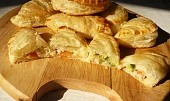 Plněné pirožky z listového těsta
