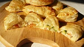 Plněné pirožky z listového těsta
