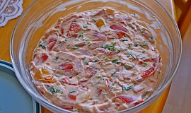 Rajčatový salát s mléčnou majonézou