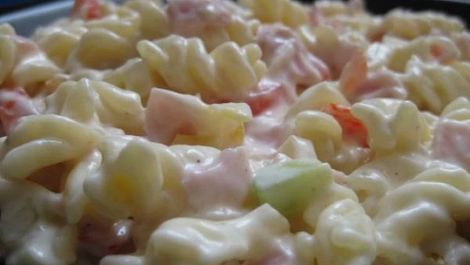 Těstovinový salat na lehko