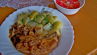 Vepřová žebírka s houbami