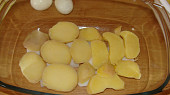 Zapečené brambory s cuketou a paprikami