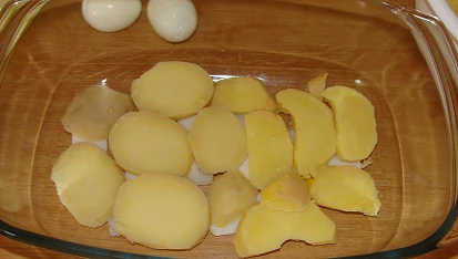 Zapečené brambory s cuketou a paprikami