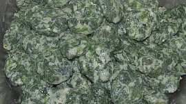 „Zdravé vaření“: Kopřivové noky s omáčkou z pečených paprik