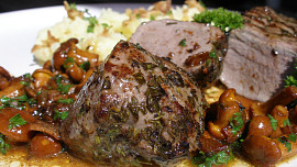 Zvěřinový bylinkový hřbet s liškami