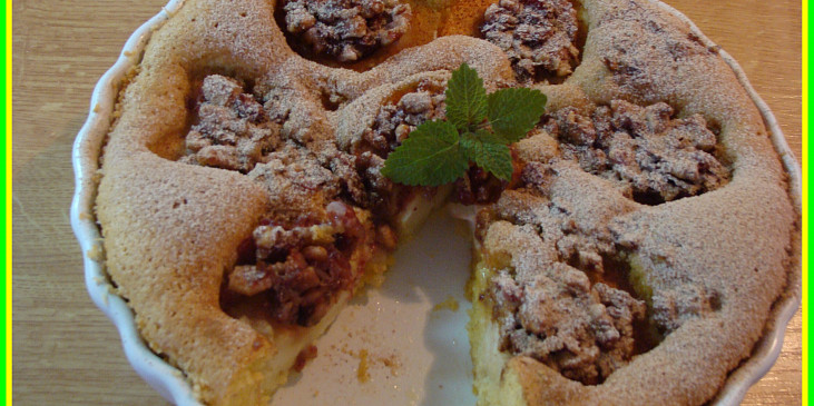 Brusinkovo-ořechová jablíčka v piškotu (Hotový koláček)