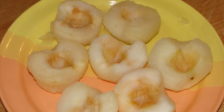 Brusinkovo-ořechová jablíčka v piškotu (Chadící se jablka)