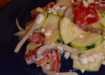 Cuketový salát s rajčaty