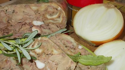 "Delikatesa" z několika druhů jater a hub
