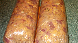 "Delikatesa" z několika druhů jater a hub