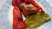 Grilovaná vepřová plec s kapiemi v troubě