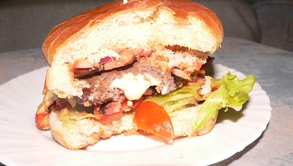 Hamburger   "JUICY LUCY"