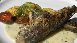 Hejk s křenovou omáčkou