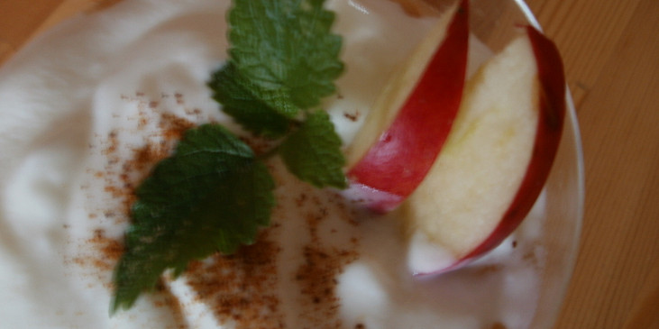 Horká jablíčka s jogurtem