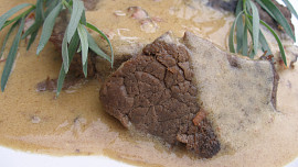 Hovězí s estragonovou omáčkou