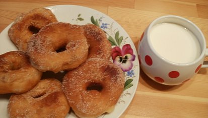 Jablkové smaženky babičky Boženky