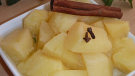 Kdoulový kompot čerstvý a zavařenina