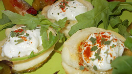 Koláčky  z listového těsta s brynzou a ovocem (zeleninou)