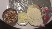 Kuřecí quesadilla.