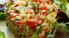 Kuskusový salát - tabbouleh