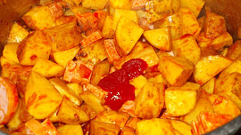 Letní rychlý guláš, zahuštěný hraškou