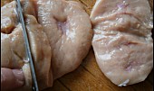 Medailonky "kulikuli" ve slaninovo-cibulové omáčce, z každé žlázy uřízneme 4 medailonky