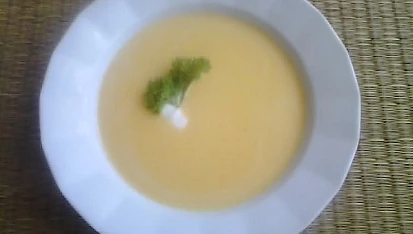 Mrkvový krém se zakysanou smetanou