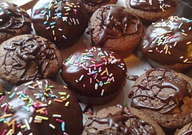 Nejčokoládovější muffinky (muffiny zdobené čokoládou)