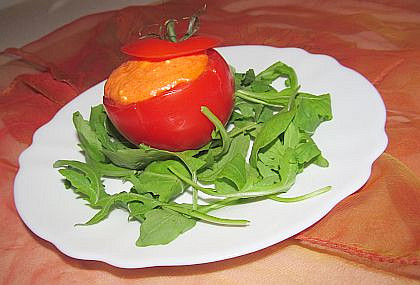 Nízkokalorická svačinka“: Plněné rajče s pečenou paprikou