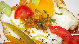 Paprikové řezy se sázenými vejci