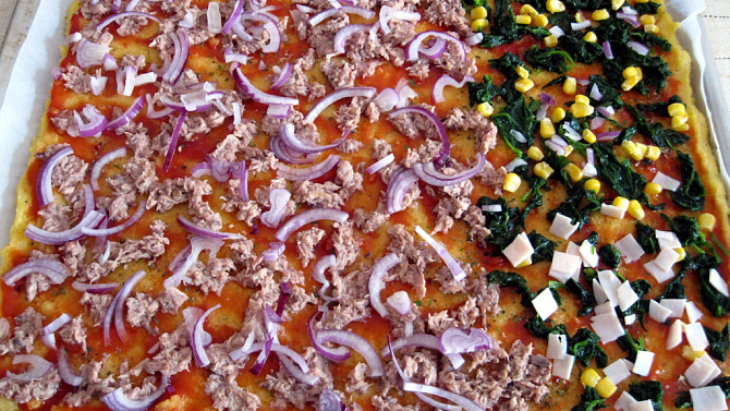 Polentová "pizza", tuňáková/špenátová s kukuřicí