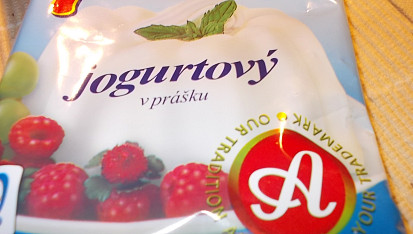 Smetanovo-pudingový koláč  s ovocem