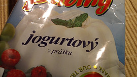 Smetanovo-pudingový koláč  s ovocem