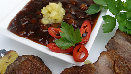 Vyuzená kachní prsa s ananasovou salsou