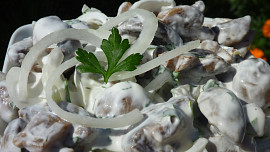 Žampionový salát s majonézou