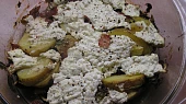 Zapečené nové brambory s tvarohem