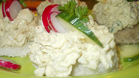 Bramborovo-ančovičková pomázánka s vejci