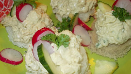 Bramborovo-ančovičková pomázánka s vejci