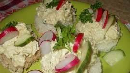 Bramborovo-ančovičková pomázánka s vejci