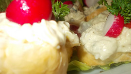 Bramborovo-ančovičková pomázánka s vejci