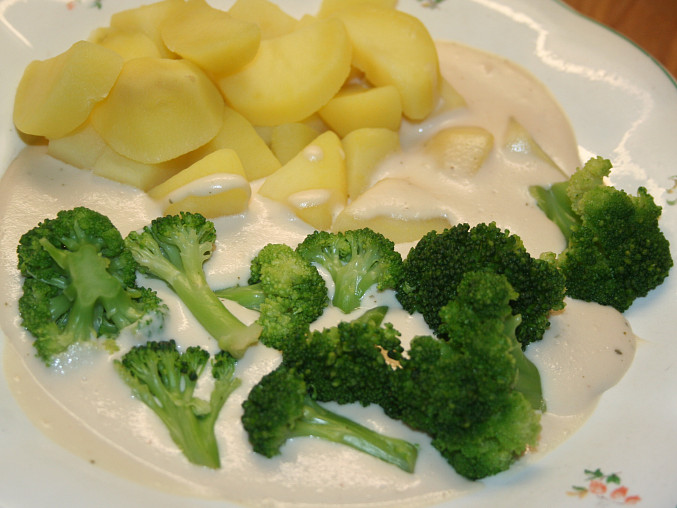 Brokolice v sýrové omáčce