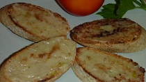Bruschetta s pečeným česnekem