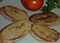 Bruschetta s pečeným česnekem