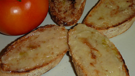 Bruschetta s pečeným česnekem