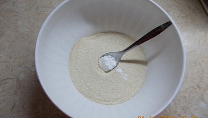 Celozrnná buchta do srnčího hřbetu, mouka s práškem do pečiva