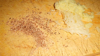 Dušený kapr na kari koření
