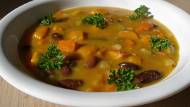 Dýňová polévka s fazolemi