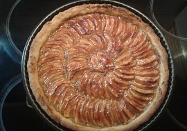 Jablečný dort s ořechy a skořicí (Jablečný dort se skořicí)