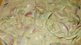 Klobáskový  uleželý salátek "pikant"